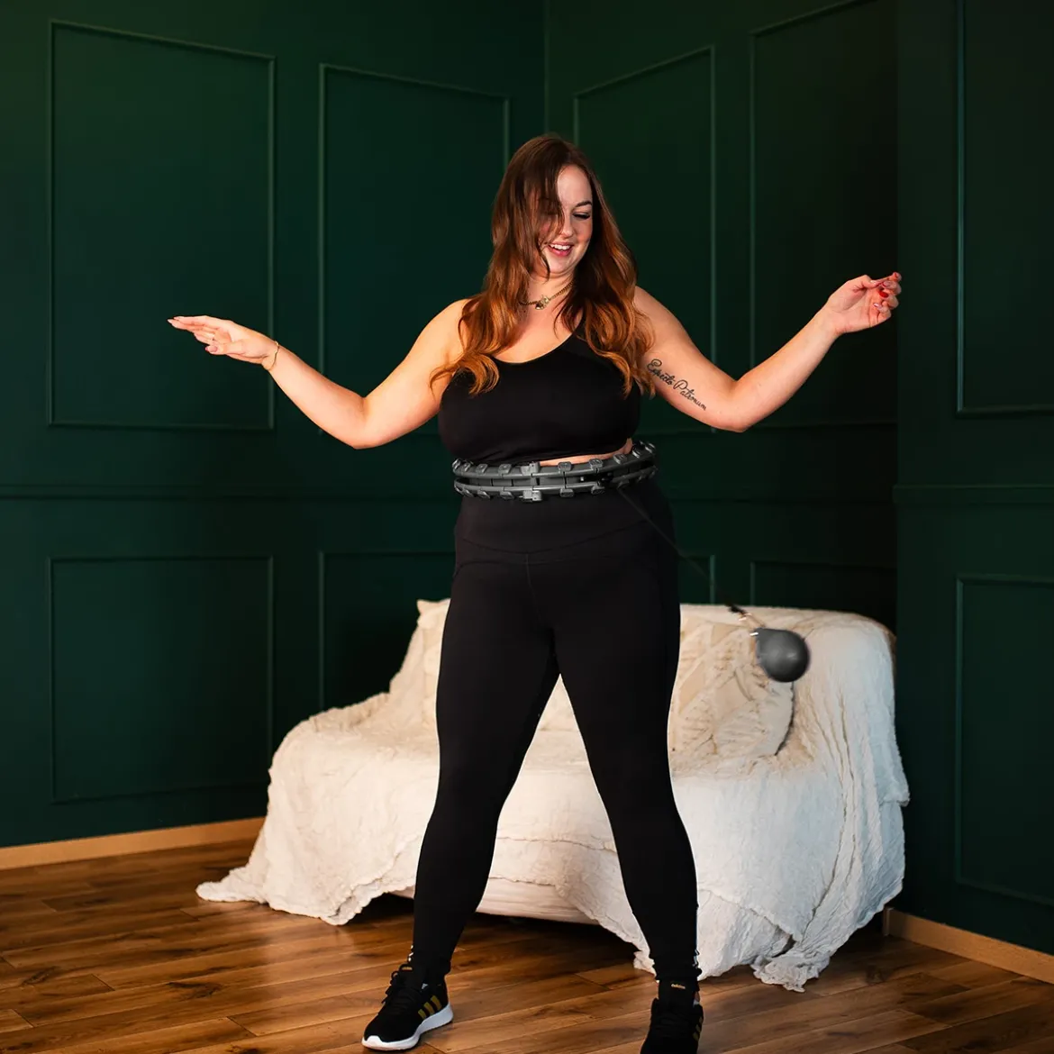 HHW12 PLUS SIZE HULA HOP Z WYPUSTKAMI I OBCIĄŻNIKIEM HMS