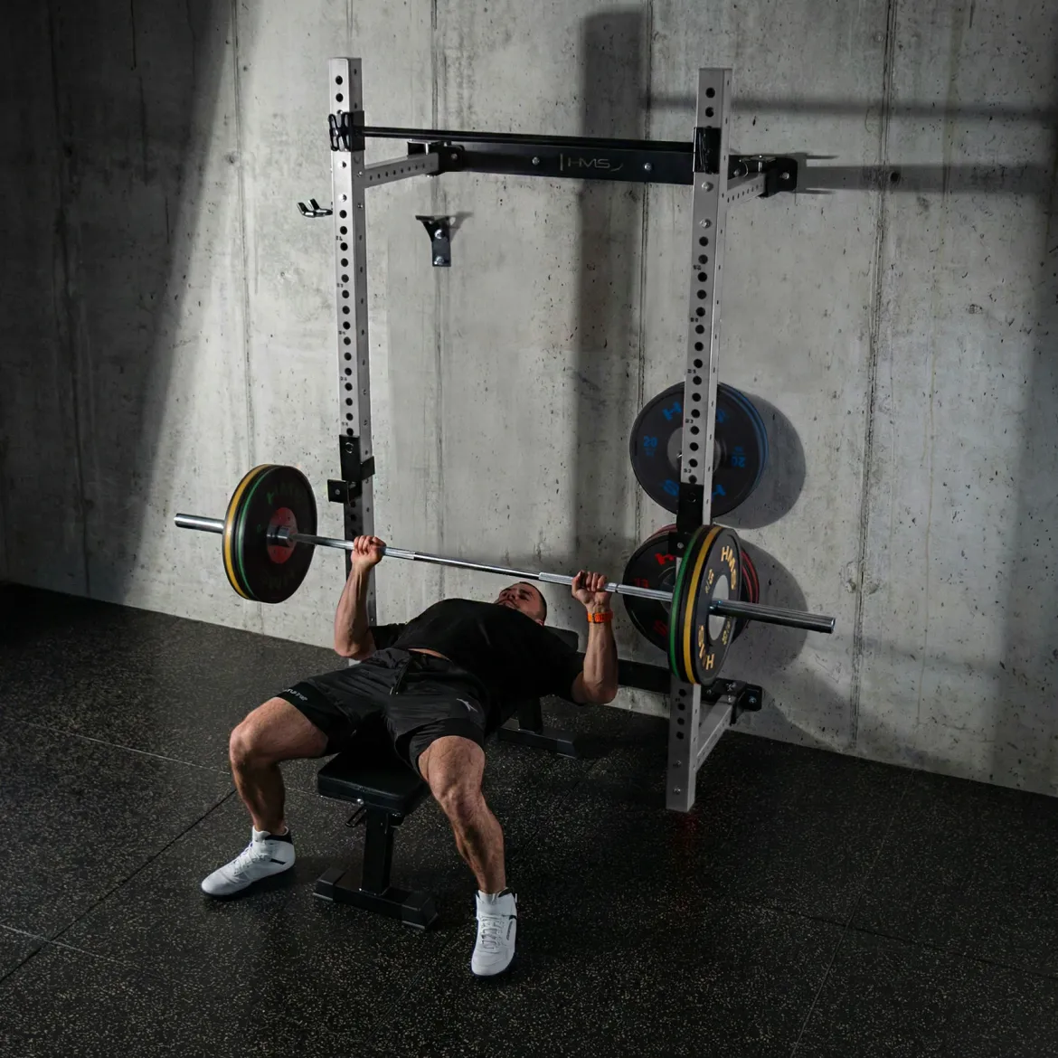 KLATKA TRENINGOWA ŚCIENNA ROZSUWANA Z ŁAWKĄ SZARA KLT34 HMS FITNESS
