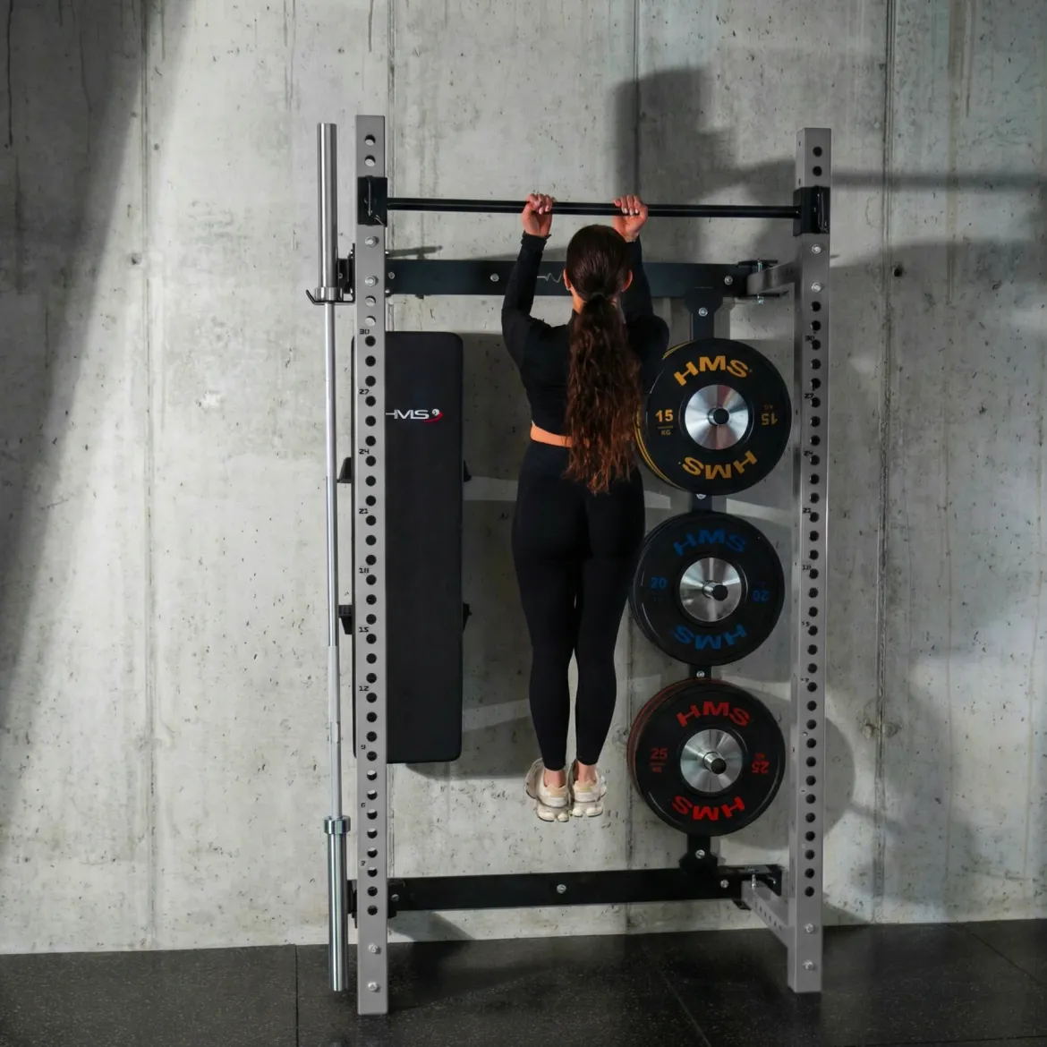 KLATKA TRENINGOWA ŚCIENNA ROZSUWANA Z ŁAWKĄ SZARA KLT34 HMS FITNESS