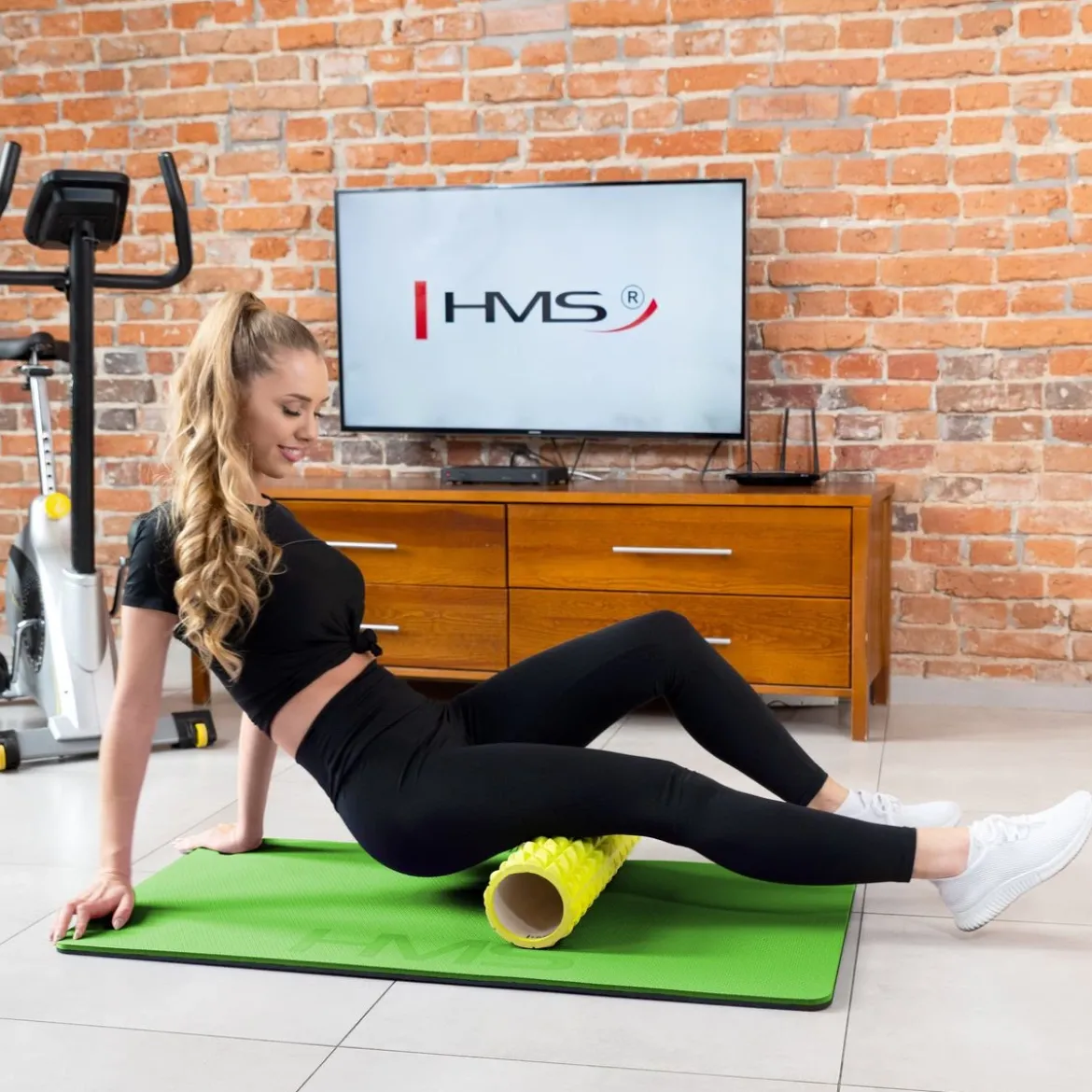MFK01 MATA FITNESS KLUBOWA Z OTWORAMI HMS PREMIUM