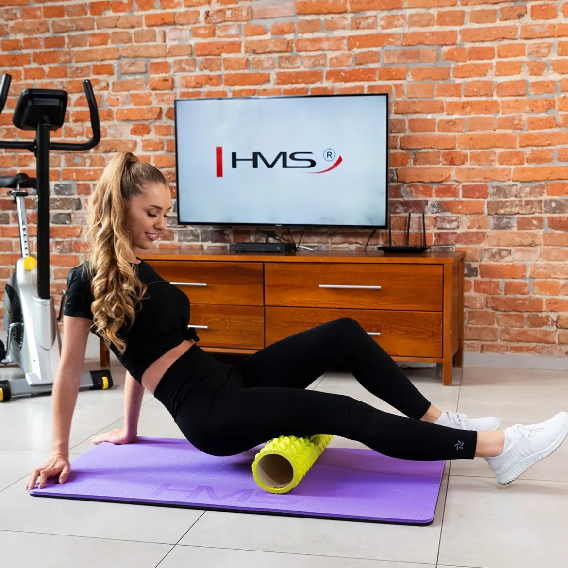 MFK01 MATA FITNESS KLUBOWA Z OTWORAMI HMS PREMIUM