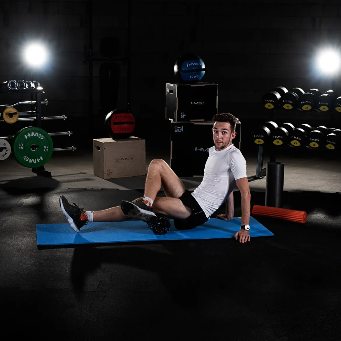 MFK03 MATA FITNESS KLUBOWA Z OTWORAMI HMS PREMIUM